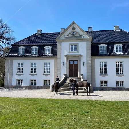 Rosenlund Gods - Kaelder B&B Sakskobing Luaran gambar