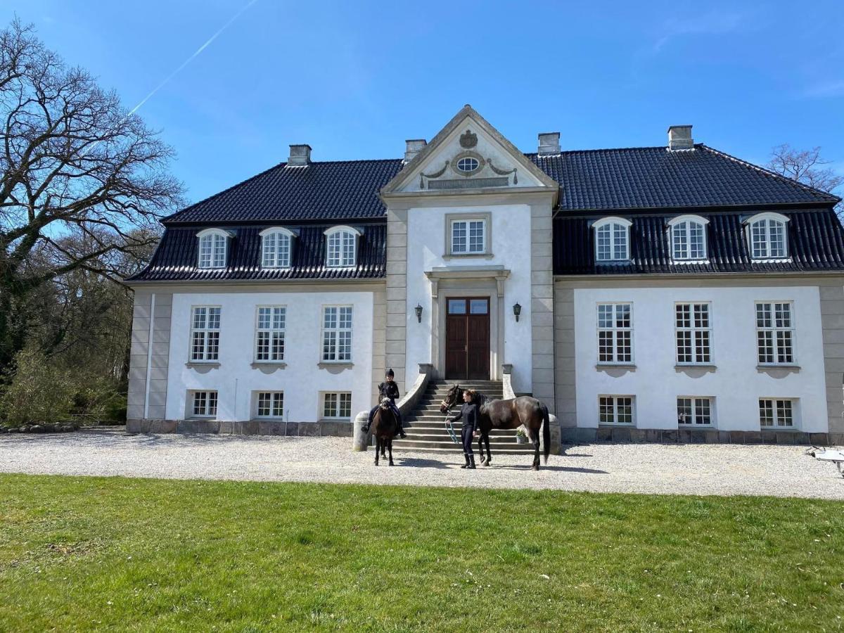 Rosenlund Gods - Kaelder B&B Sakskobing Luaran gambar