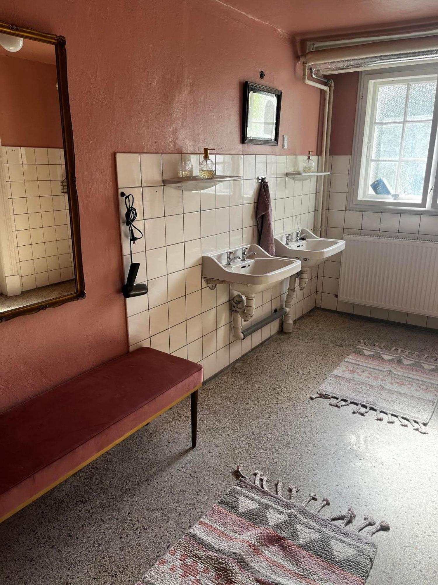 Rosenlund Gods - Kaelder B&B Sakskobing Luaran gambar